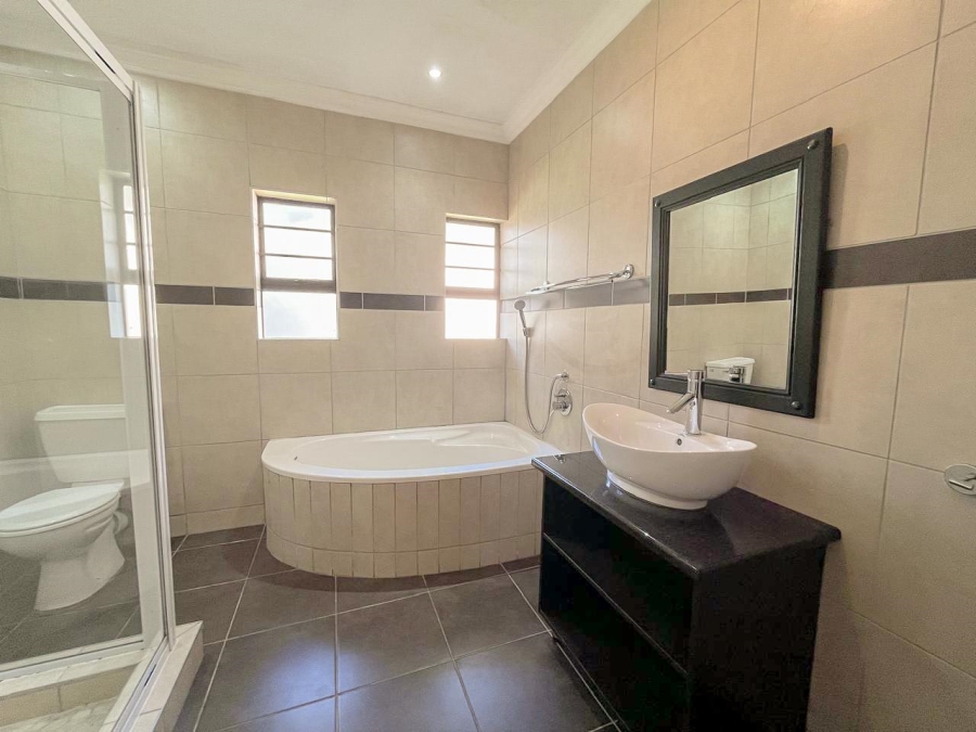 3 Bedroom Property for Sale in Beacon Bay Eastern Cape